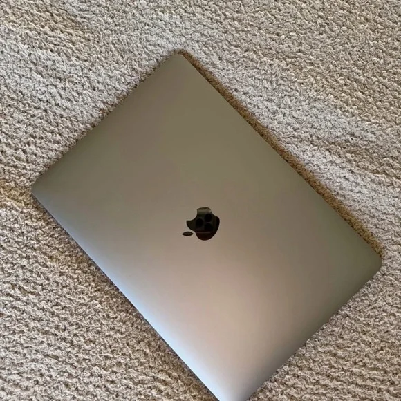 13-inch MacBook Pro with Apple M2 chip